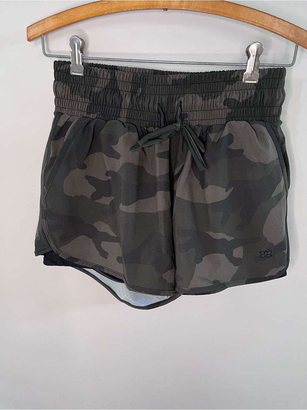 Albion Fit Destination Camo Shorts Green Black Camouflage‎ Athletic Running Med